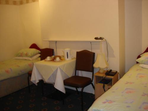 Victoria Park Hotel Manchester Room photo